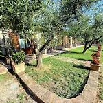 Luxury In Spello, Private Pool, Spa, Restaurant, Sleeps 54 Inc 18 Children Вилла