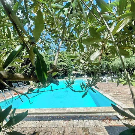 Luxury In Spello, Private Pool, Spa, Restaurant, Sleeps 54 Inc 18 Children * Spello