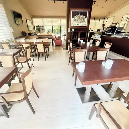 Luxury In Spello, Private Pool, Spa, Restaurant, Sleeps 54 Inc 18 Children Villa