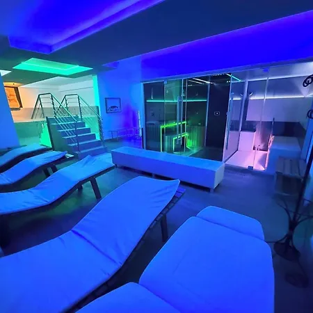 Luxury In Spello, Private Pool, Spa, Restaurant, Sleeps 54 Inc 18 Children Spello