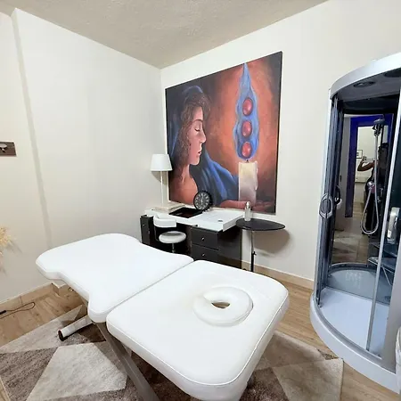 Luxury In Spello, Private Pool, Spa, Restaurant, Sleeps 54 Inc 18 Children Villa