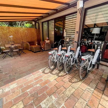 Luxury In Spello, Private Pool, Spa, Restaurant, Sleeps 54 Inc 18 Children