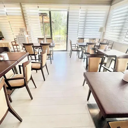 Luxury In Spello, Private Pool, Spa, Restaurant, Sleeps 54 Inc 18 Children Villa *