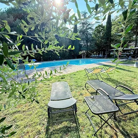 Luxury In Spello, Private Pool, Spa, Restaurant, Sleeps 54 Inc 18 Children Villa Spello